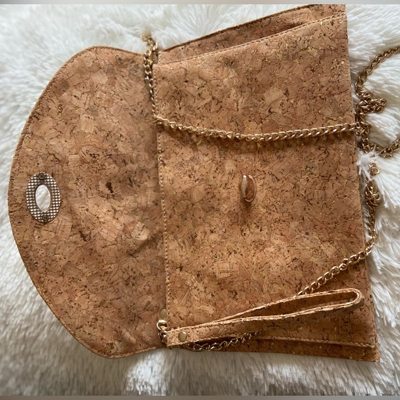 SALE! Sustainable cork, elegant versatile, envelope purse- Next Level NWOT - Picture 5 of 6